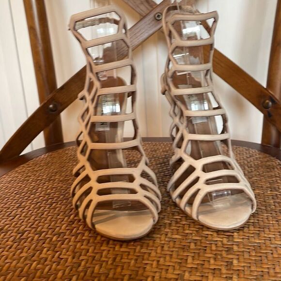 Steve Madden Slithur beige caged ankle strap heels size 6 - Picture 4 of 9